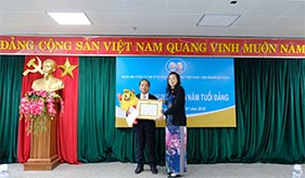 VIAGS Đà Nẵng tổ chức Lễ trao huy hiệu 30 năm tuổi Đảng